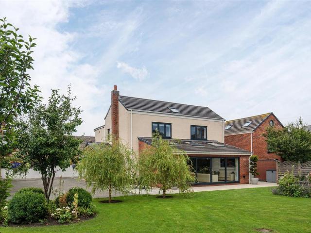 House for sale in Newbiggin by the Sea, Northumberland