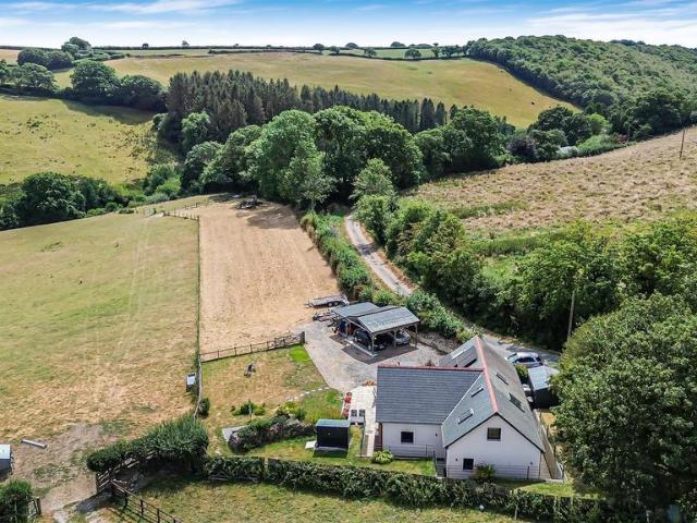 House for sale in Egloskerry, Cornwall