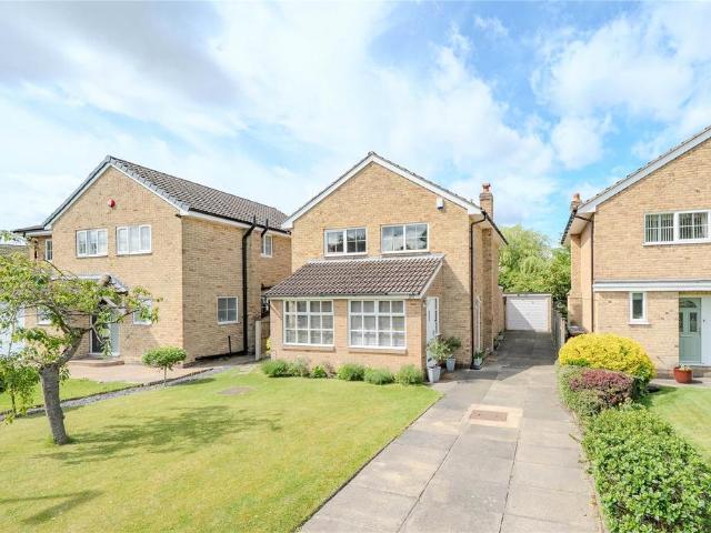 House for sale in Shadwell, West Yorkshire
