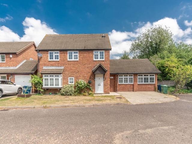 House for sale in Hatch End, Greater London