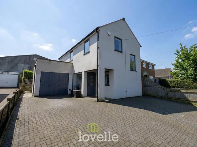 House for sale in Laceby