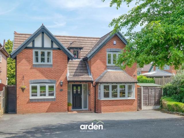 House for sale in Bromsgrove, Worcestershire
