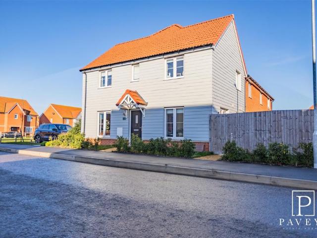House for sale in Frinton and Walton, Dale Hill