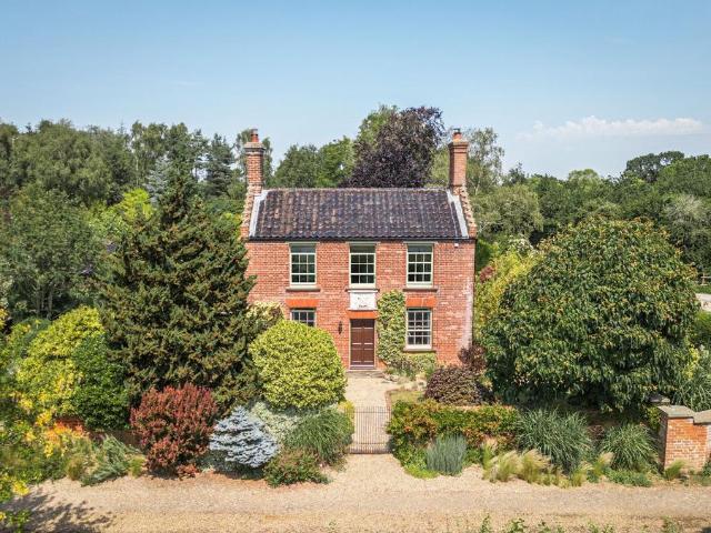 House for sale in Comers, Norfolk