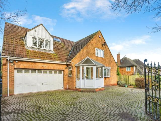 House for sale in South Kirkby and Moorthorpe, South Kirkby