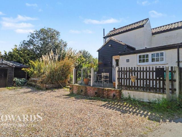 House for sale in Halvergate, Crostwick