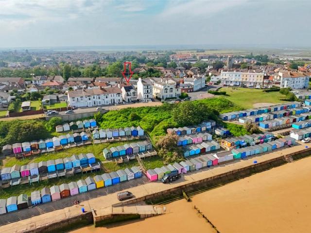 House for sale in Frinton and Walton, Dale Hill