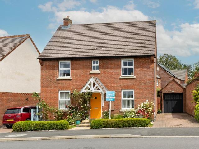 House for sale in Agar Nook, Leicestershire
