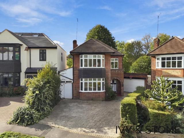 House for sale in London Borough of Redbridge, Greater London