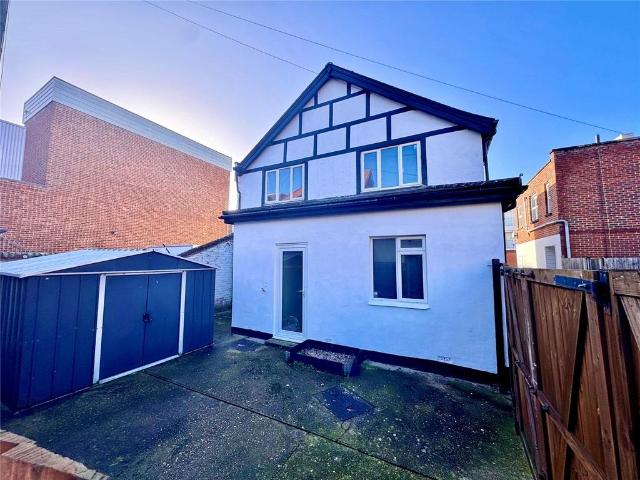 House for sale in Lee-on-the-Solent, Middlecroft