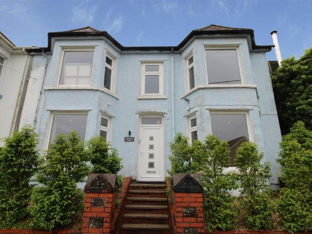 House for sale in Pontlottyn, Wales