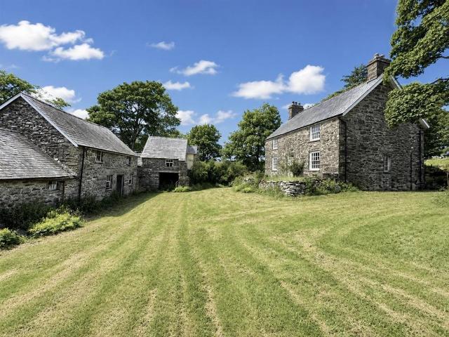 House for sale in Cerrigydrudion, Wales