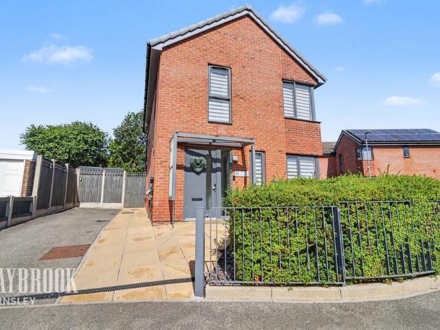 House for sale in Tankersley, South Yorkshire