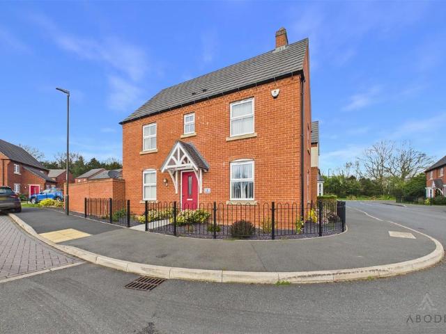 House for sale in Froggatt, East Midlands