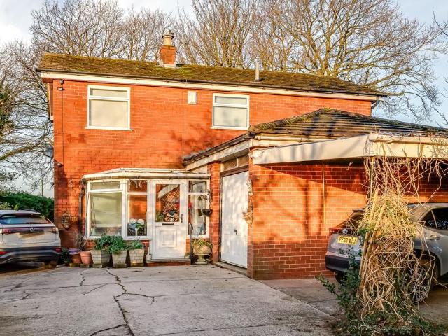 House for sale in Gathurst, Wigan