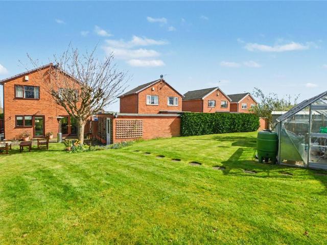 House for sale in Carlton, West Yorkshire