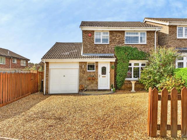 House for sale in Westone, Northampton