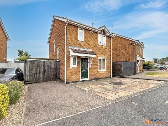 House for sale in Hugglescote, Leicestershire