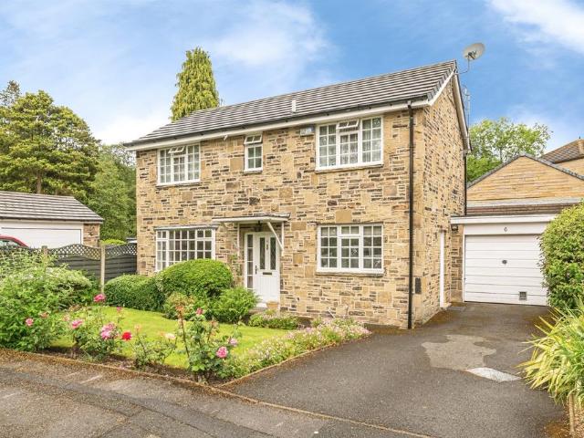 House for sale in Armitage Bridge, West Yorkshire