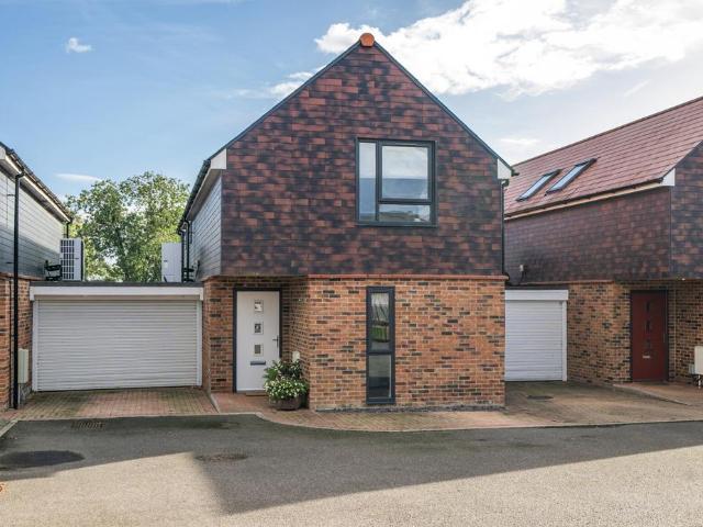 House for sale in Aston Cross, Tewkesbury