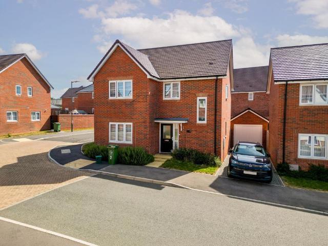 House for sale in Steeple Claydon, Buckinghamshire