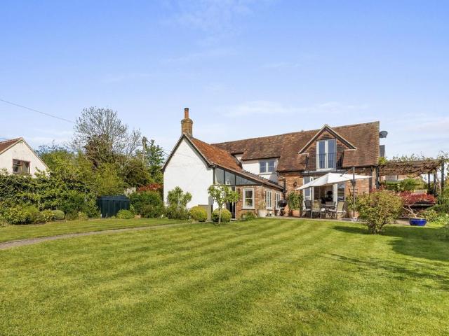 House for sale in Shabbington, Buckinghamshire