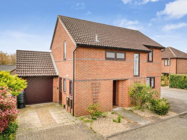House for sale in Fenny Stratford, Milton Keynes