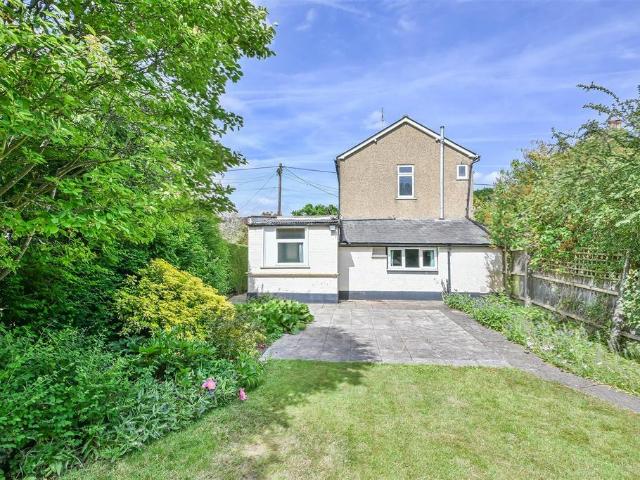 House for sale in Navestock Side, Essex