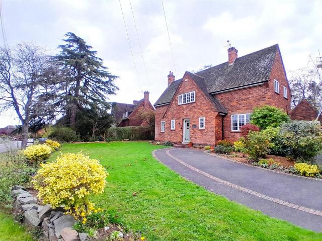 House for sale in Elmfield, Leicestershire
