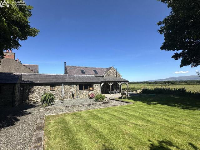 House for sale in Llanddaniel Fab, Wales