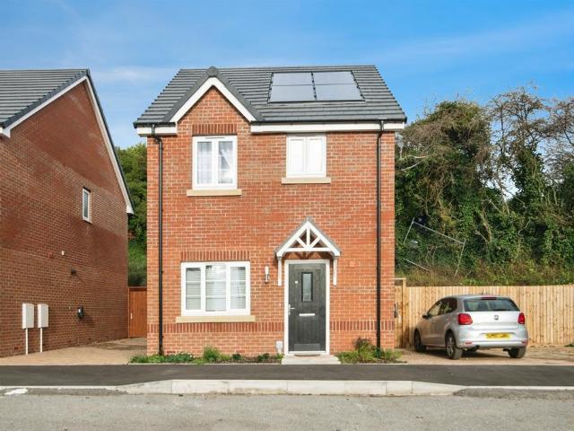 House for sale in Dixons Green, West Midlands