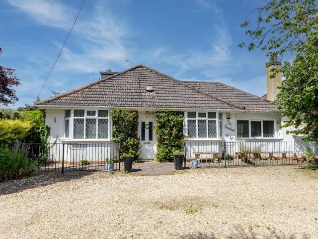 House for sale in Cleeve, North Somerset
