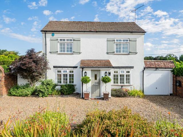 House for sale in Holywell, Studham