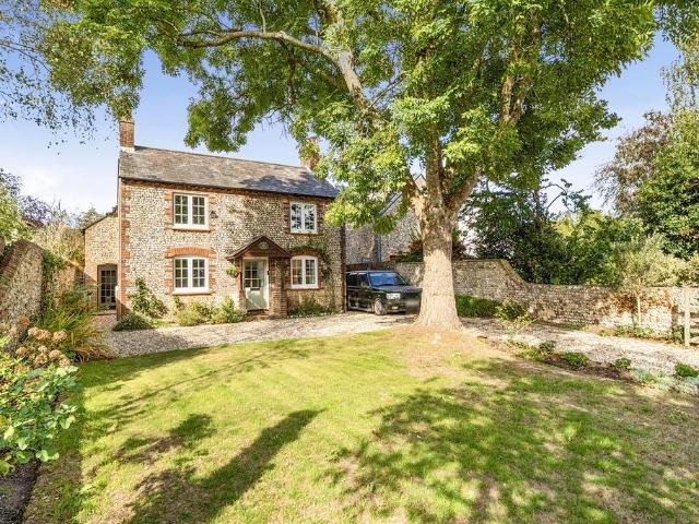 House for sale in Fontwell, Arun