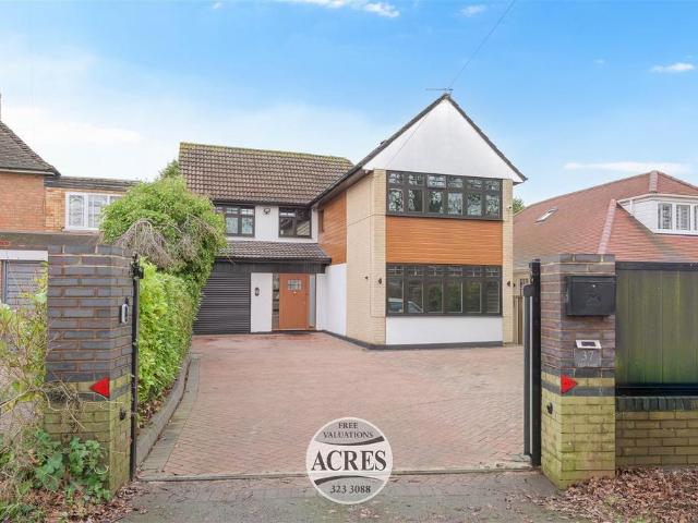House for sale in Gun Hill, Warwickshire