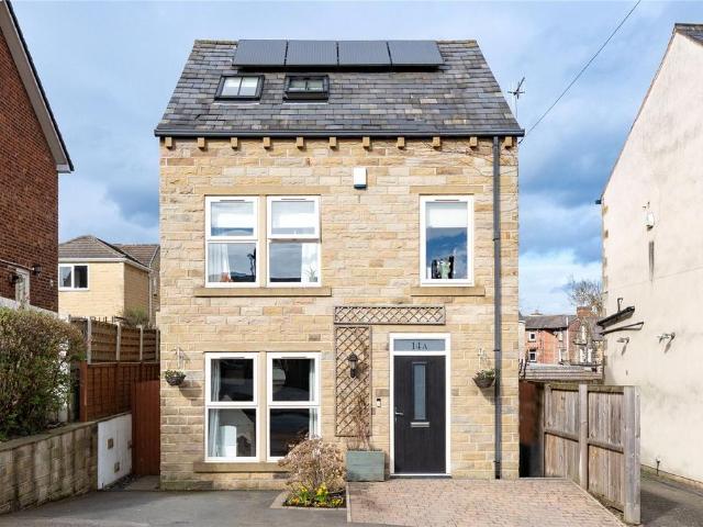 House for sale in Farsley, West Yorkshire