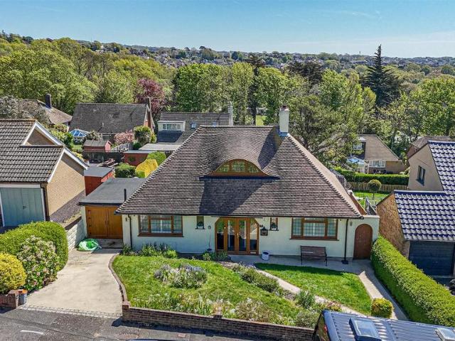 House for sale in Blacklands, Guestling Green