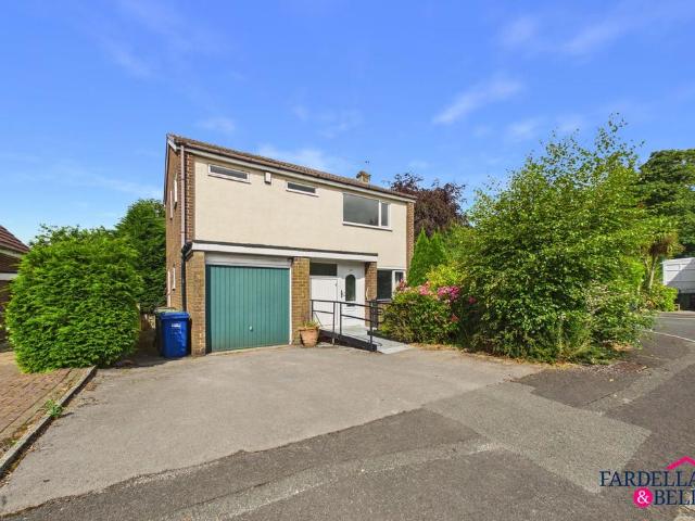 House for sale in Reedley, Higherford