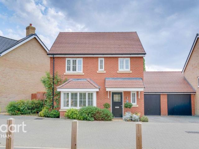 House for sale in Chipping Hill, Essex