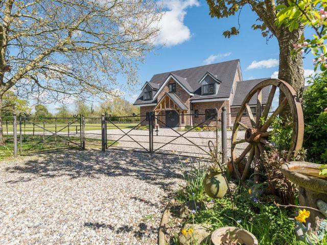House for sale in Chelmondiston, Suffolk