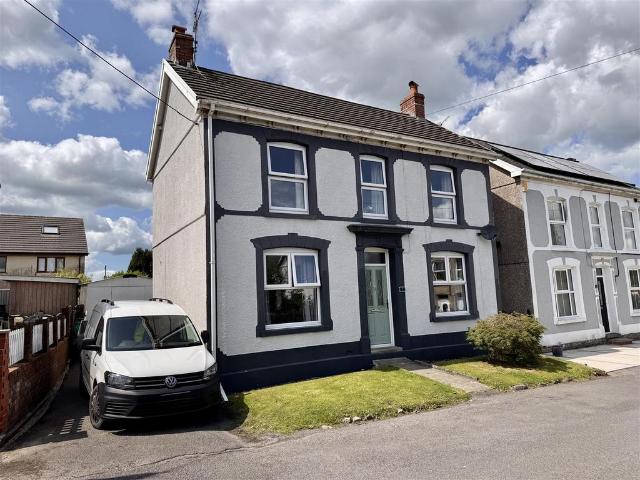 House for sale in Cwmllynfell