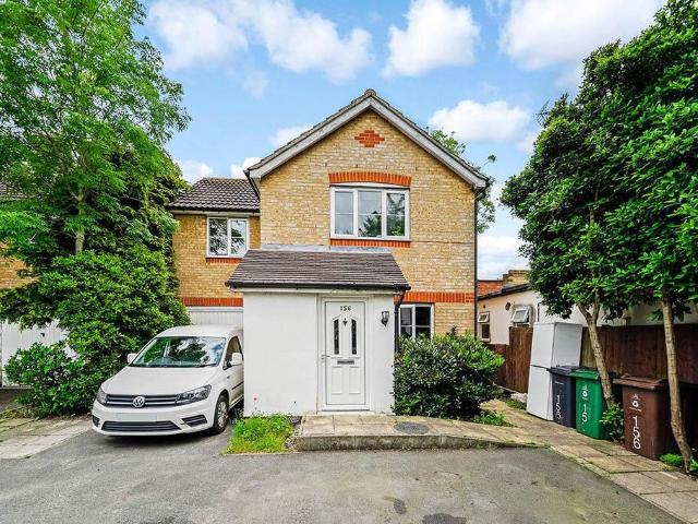 House for sale in South Chingford, Greater London
