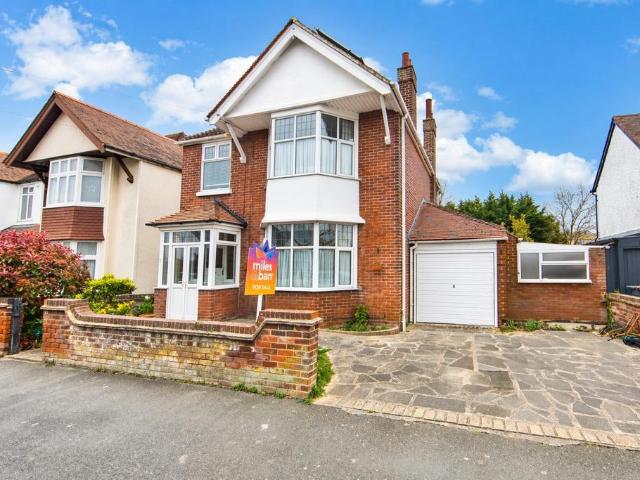 House for sale in Millmead, Acol