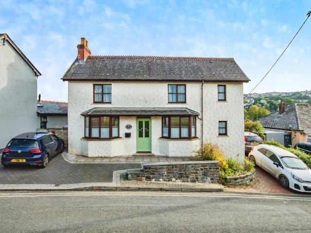House for sale in Saundersfoot, Wales
