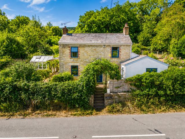 House for sale in Bromsberrow Heath, Gloucestershire
