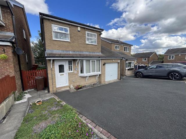 House for sale in Low Moor, West Yorkshire