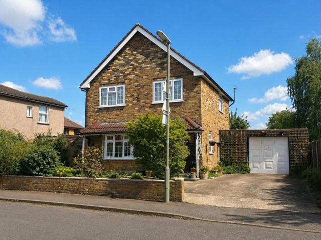 House for sale in Lower Halliford, Surrey
