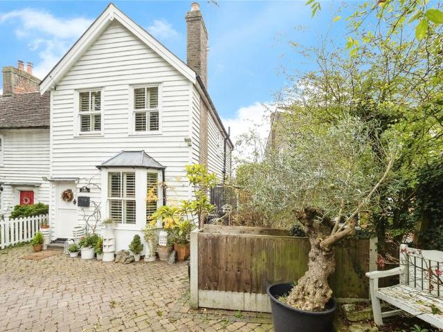 House for sale in Chigwell, Epping