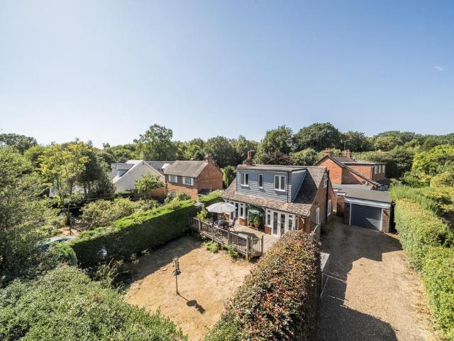House for sale in Heol-las, Surrey
