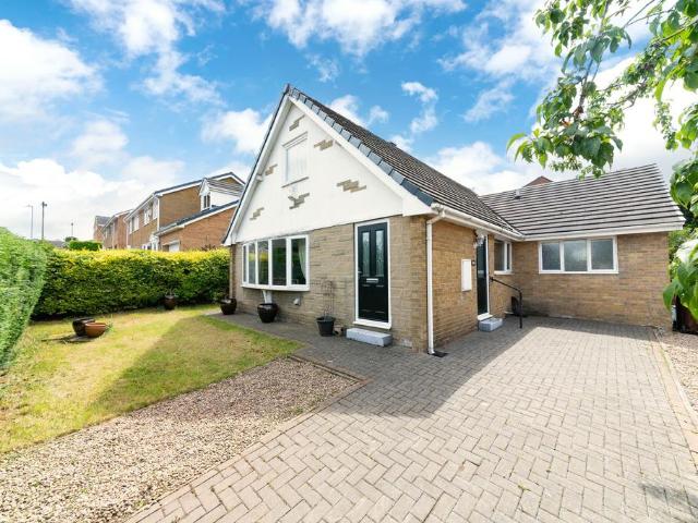 House for sale in Clayton West, West Yorkshire
